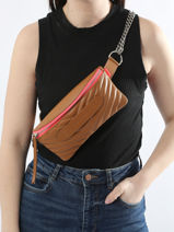 Belt Bag Coachella Quilted Leder Marie martens Bruin coachella VLQ-vue-porte